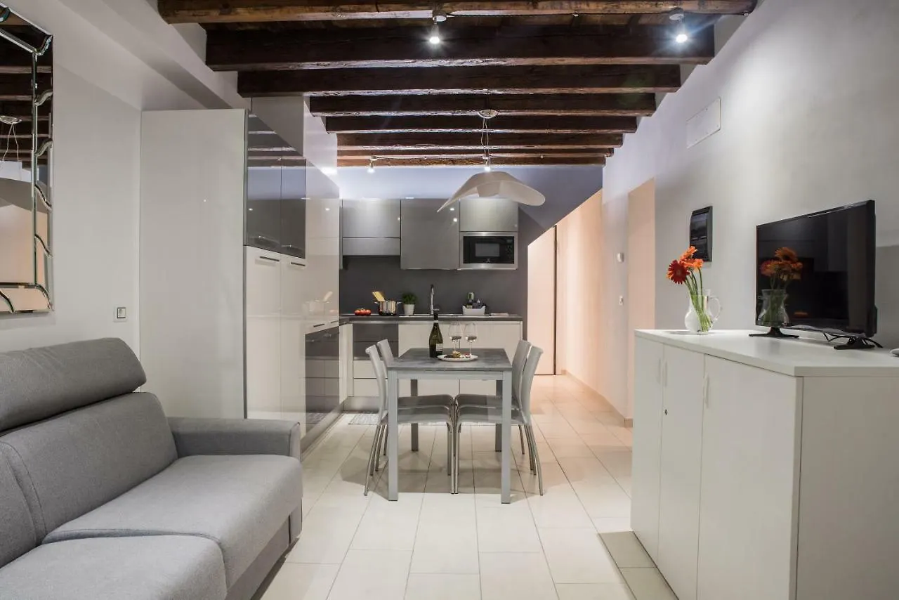 Venetian Mood Private Apartment La Giudecca 0*,  Italy